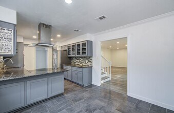 674 Ravensworth Dr in Conroe, TX - Building Photo - Building Photo