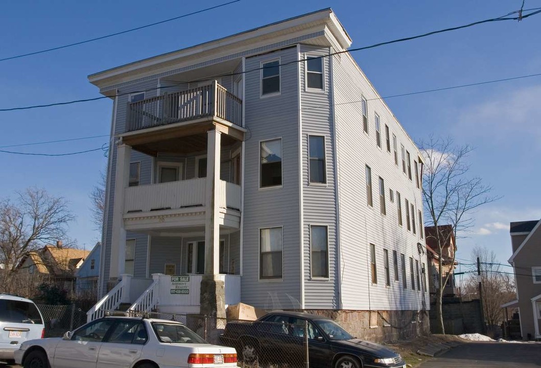 30 Browning Ave in Boston, MA - Foto de edificio