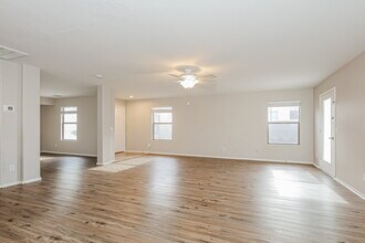 43680 Bedford Dr in Maricopa, AZ - Building Photo - Building Photo