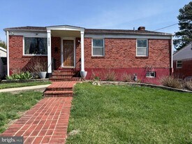 11807 Rocking Horse Rd in Rockville, MD - Building Photo