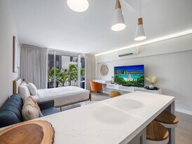 364 Seaside Ave in Honolulu, HI - Building Photo