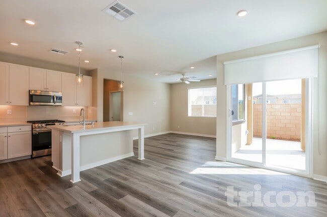 31673 Rosetta St in Menifee, CA - Building Photo - Building Photo