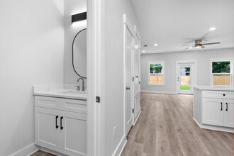 30 Harbeson Ave NE in Fort Walton Beach, FL - Building Photo - Building Photo