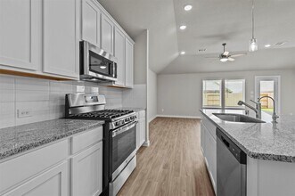 3003 Middleton Dr in Rosenberg, TX - Building Photo - Building Photo