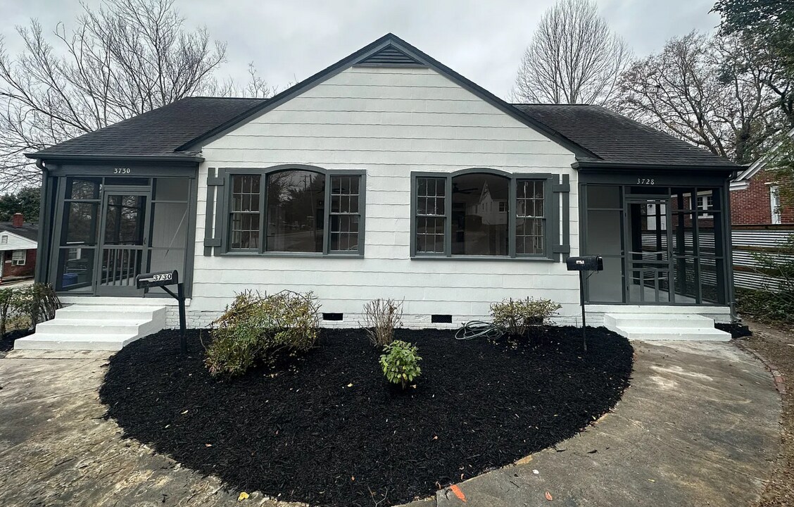 3728-3730 Monroe St in Columbia, SC - Foto de edificio