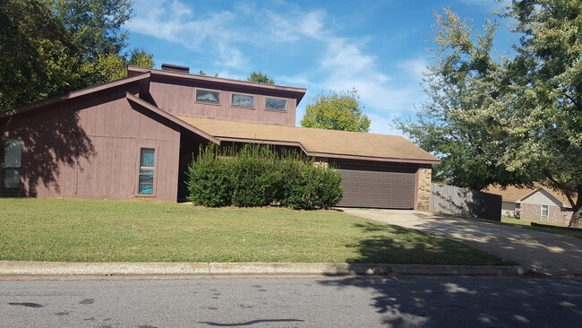 2565 Kessler Dr in Paris, TX - Building Photo - Building Photo