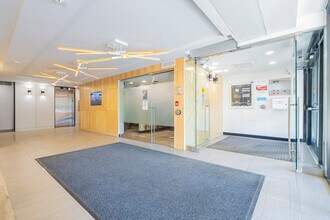 Royal View Apartments in Calgary, AB - Building Photo - Interior Photo