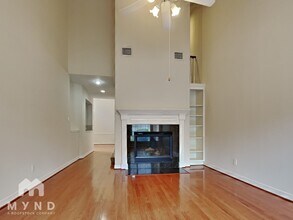 1127 Enclave Square E in Houston, TX - Building Photo - Building Photo