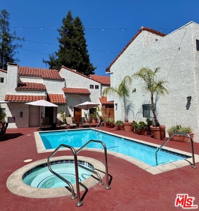 property at 10926 Bluffside Dr