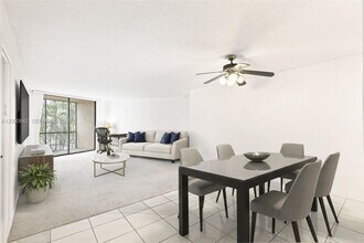 3800 N Hills Dr in Hollywood, FL - Building Photo - Building Photo