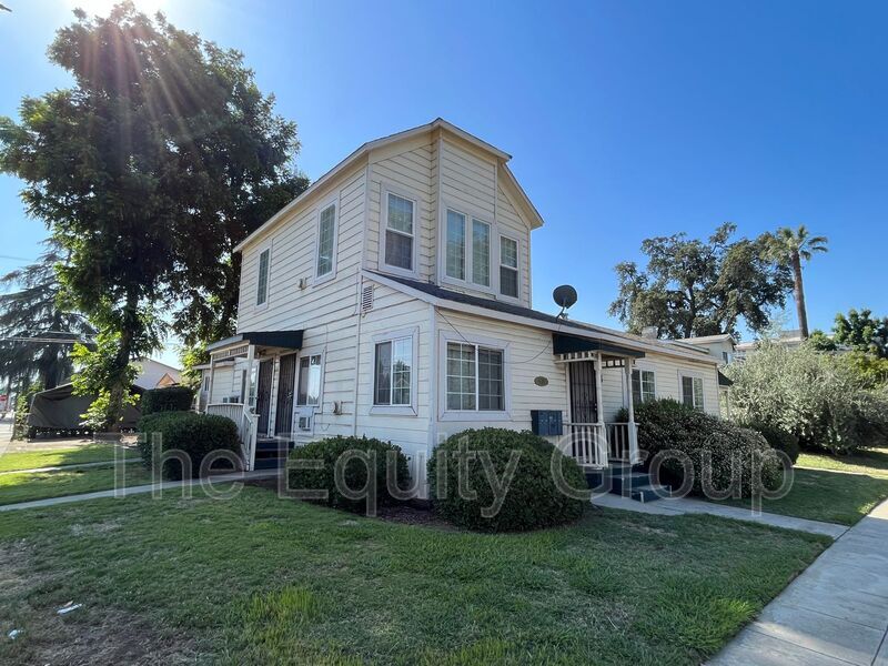 538 N Locust St in Visalia, CA - Building Photo