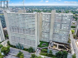 500-1500 Laurier Ave W