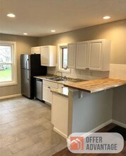 2049 Linwood Ct in Elyria, OH - Building Photo - Building Photo