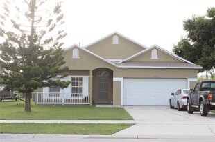 1733 Manchurian St in Groveland, FL - Building Photo