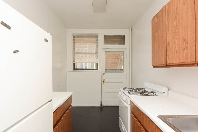 834 W Waveland Ave, Unit A08K in Chicago, IL - Building Photo - Building Photo