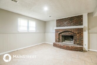 10721 Mckinley Ct in Kansas City, MO - Foto de edificio - Building Photo