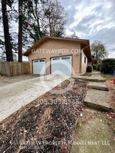 1414 SE 4th St in Gresham, OR - Building Photo - Building Photo