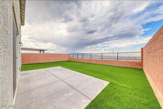 5668 Hill Spire St in Las Vegas, NV - Building Photo - Building Photo