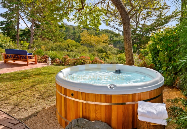 property at 1476 Crestline Dr