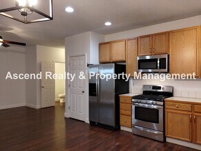 4272 SE Maya Ct in Hillsboro, OR - Building Photo - Building Photo