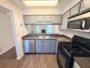 2918 Aspen Woods Entry in Doraville, GA - Building Photo - Building Photo