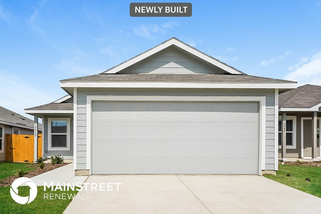 2310 Great Belt Blvd in Crandall, TX - Building Photo