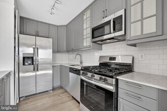 4241 Columbia Pike, Unit 601 in Arlington, VA - Building Photo - Building Photo