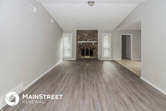 4405 Indian Trail Dr in Memphis, TN - Foto de edificio - Building Photo