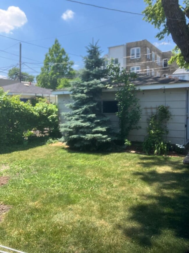 2440 N Mozart St, Unit N Mozart #1 in Chicago, IL - Building Photo - Building Photo