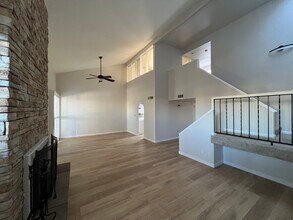 8150 N Central Ave, Unit 16 in Phoenix, AZ - Foto de edificio - Building Photo