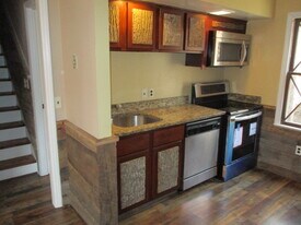 116 Shagbark rd in Beech Mountain, NC - Building Photo