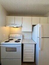 17452 SE Powell Blvd in Portland, OR - Building Photo - Building Photo