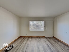 220 Hillcrest Dr in Reno, NV - Foto de edificio - Building Photo