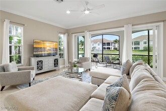 5025 Blauvelt Way in Naples, FL - Building Photo - Building Photo