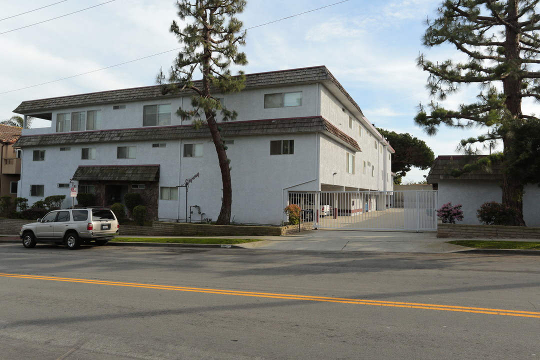 Sky Way Apartments in El Segundo, CA - Foto de edificio