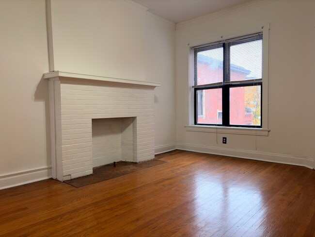 3722 N Sheffield Ave, Unit 3S in Chicago, IL - Building Photo - Building Photo