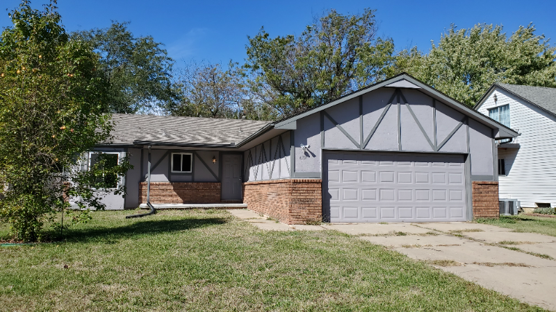 6707 Pepperwood St in Wichita, KS - Building Photo