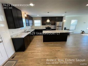 9429 Vandervoort Ct in Sappington, MO - Building Photo - Building Photo