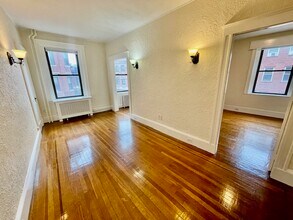 123 Richmond St, Unit 2 in Boston, MA - Foto de edificio - Building Photo
