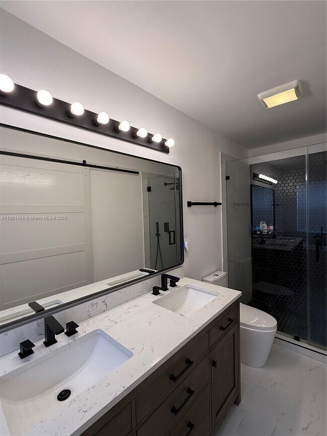 1120 Canella Ln in Hollywood, FL - Building Photo - Building Photo