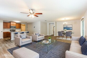 3703 Summit Oaks Dr in Green Cove Springs, FL - Building Photo - Building Photo