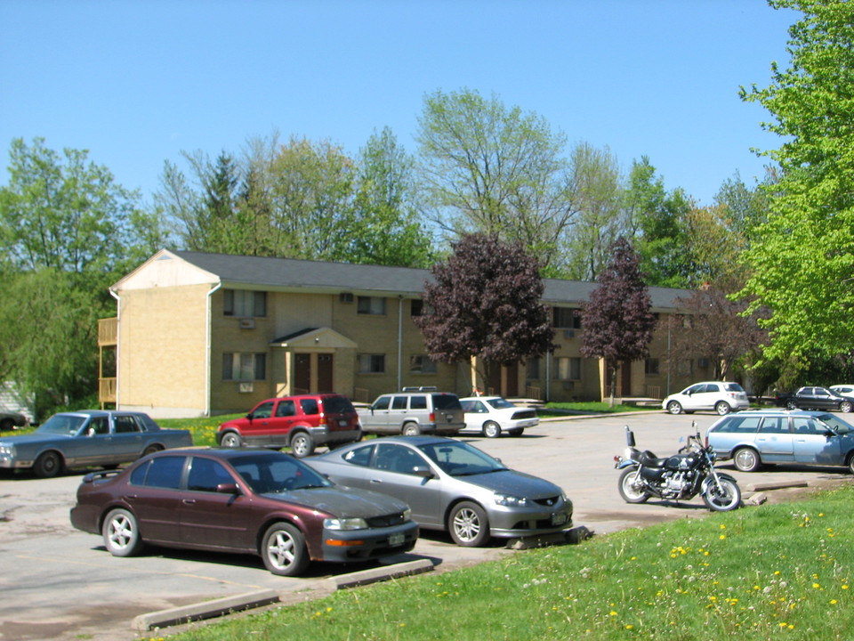 Belle Harbour Apartments in Woodridge, NY - Building Photo