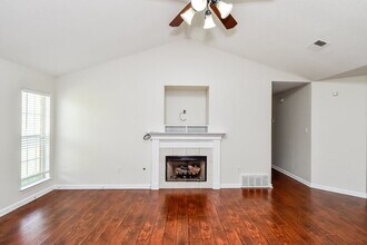 7755 Mary Payton Dr in Southaven, MS - Building Photo - Building Photo