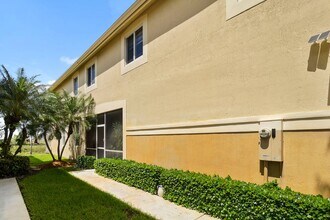 2361 Pasadena Way in Weston, FL - Building Photo - Building Photo