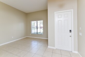 615 SE 37th Pl-Unit -402 in Homestead, FL - Building Photo - Building Photo