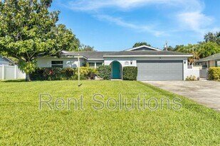 5127 Caesar Way S in St. Petersburg, FL - Building Photo