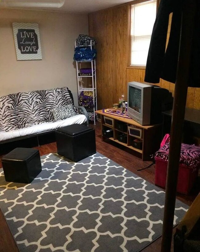 2107 Olive St in Cedar Falls, IA - Building Photo - Building Photo