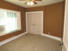 7 E Elm St-Unit -Unit 3 in Chippewa Falls, WI - Building Photo - Building Photo