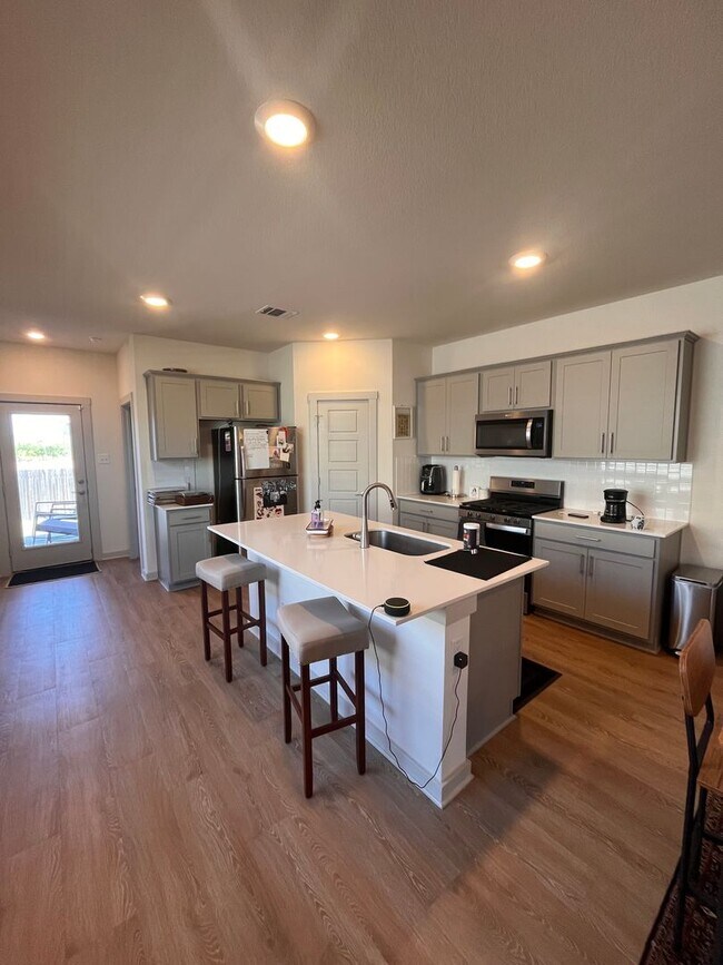 308 Millbrook Blvd in San Marcos, TX - Building Photo - Building Photo
