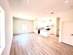 1675 University Dr in Pasadena, CA - Building Photo - Building Photo